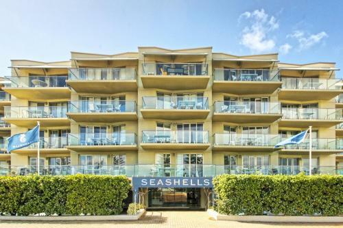 The Big Shell 2 - Apartment 404