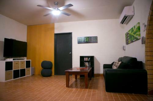 Hostal Breakaway Views Lia Place