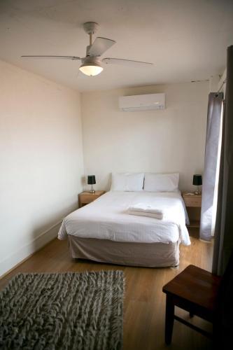 Hostal Breakaway Views Lia Place