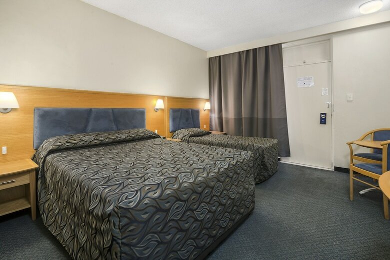 Park Motor Inn