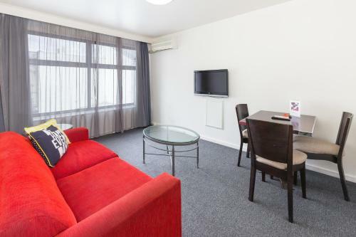 Aparthotel City Edge East Melbourne Apartment Hotel