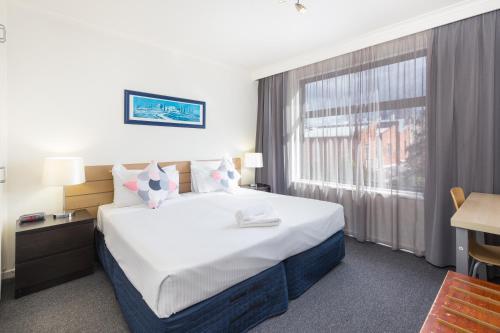 Aparthotel City Edge East Melbourne Apartment Hotel