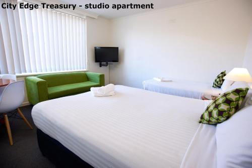 Aparthotel City Edge East Melbourne Apartment Hotel