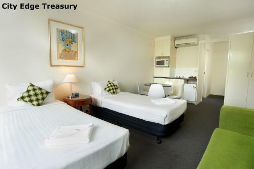 Aparthotel City Edge East Melbourne Apartment Hotel