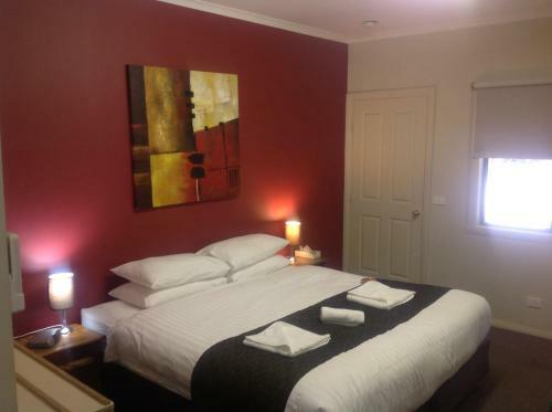Posada Coach House Inn