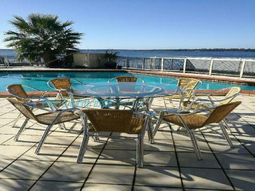 Waterfront Paradise