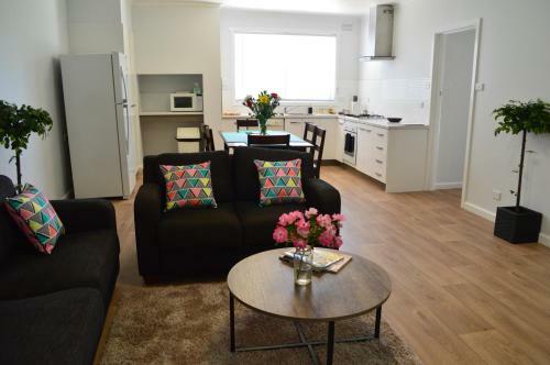 Wattle Grove Apartment