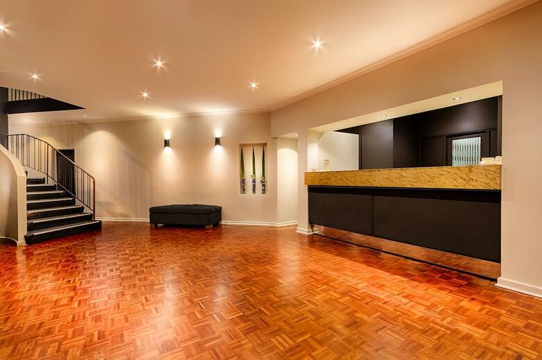 Crest On Barkly Serviced Apartments