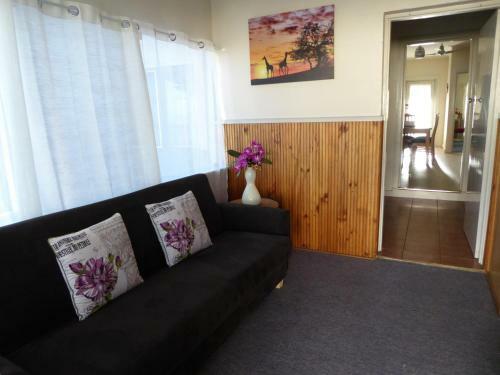 16 Crouch Street North