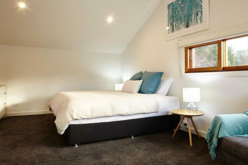 Mountin Hut - Central Bright