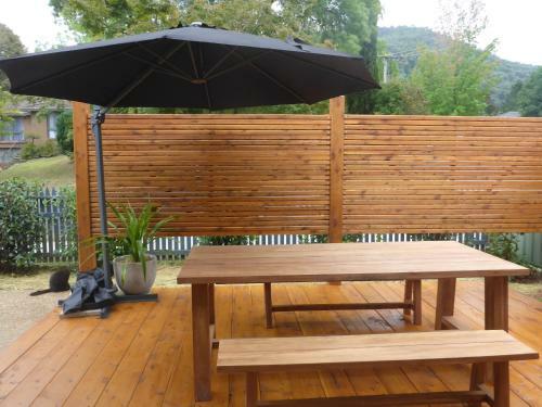 Mountin Hut - Central Bright