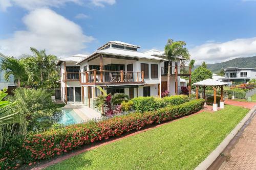 Reeflections Holiday Villas