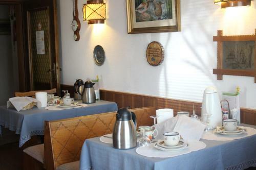 Hostal Pension Alpentraum