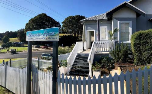 Wagonga House