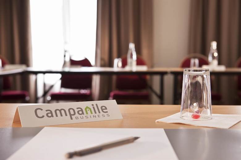 Hotel Campanile Epone
