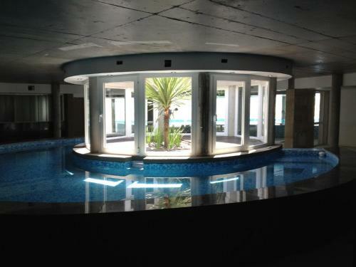Apartment In Linda Bay Complex