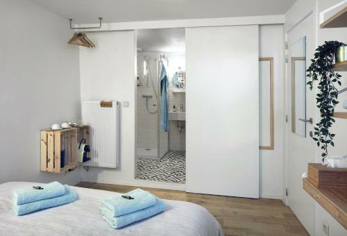Hostal Alphabed Guest House