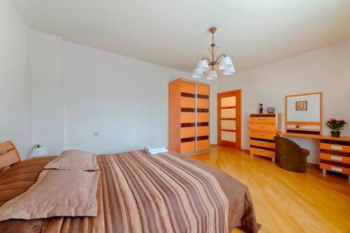 Arenda Apartments - Surganova,5a