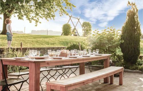 Seven-bedroom Holiday Home In Remersdaal