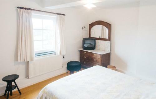 Seven-bedroom Holiday Home In Remersdaal