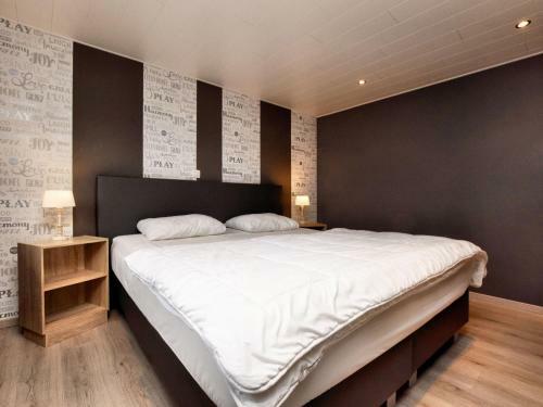 Modern Holiday Home In La Roche-en-ardenne With Jacuzzi
