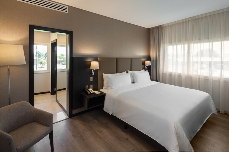 Radisson Hotel Santa Cruz