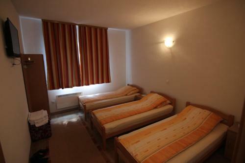 Hostal Rooms Zebax