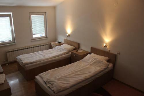Hostal Rooms Zebax