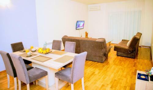 Carla Apartments
