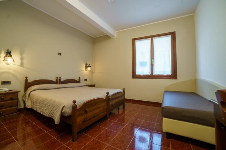 Hotel Lago Bin