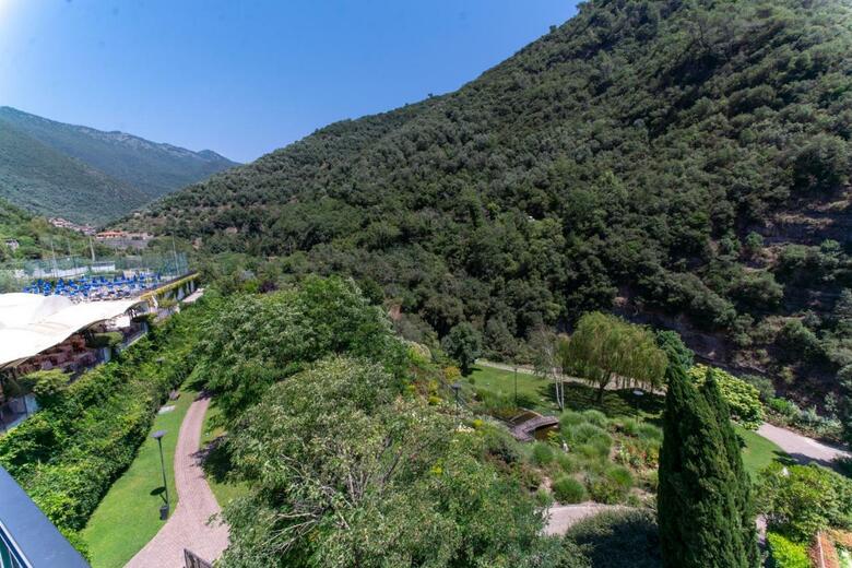 Hotel Lago Bin