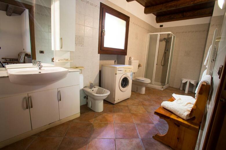 Hotel Lago Bin