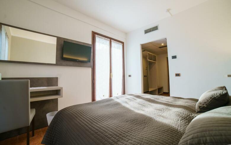 Hotel Lago Bin