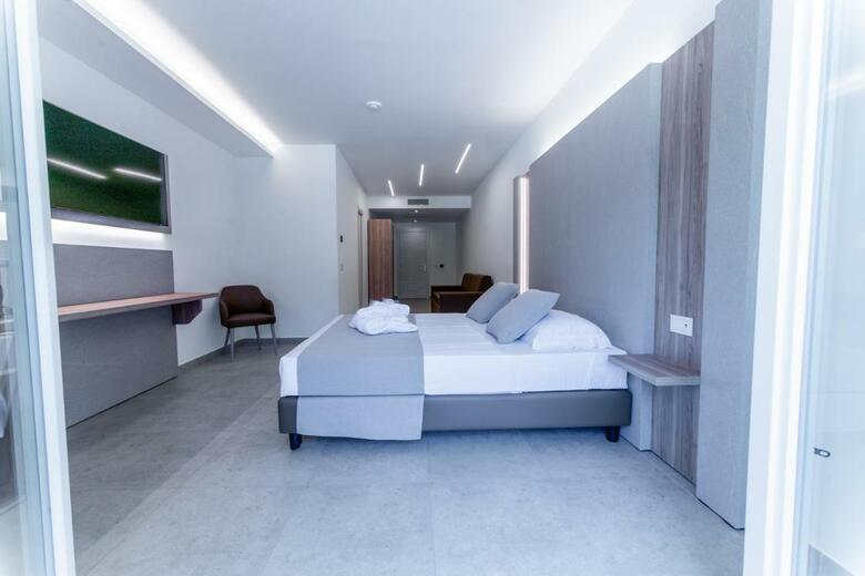 Hotel Lago Bin