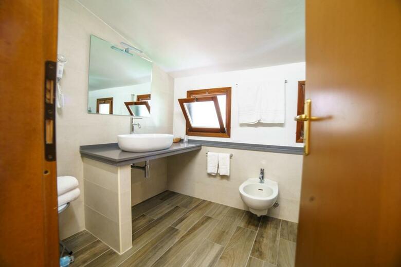 Hotel Lago Bin