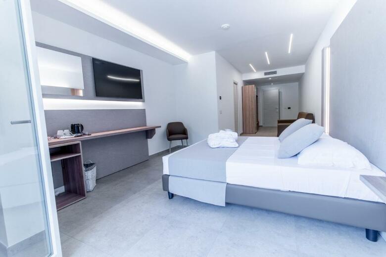 Hotel Lago Bin