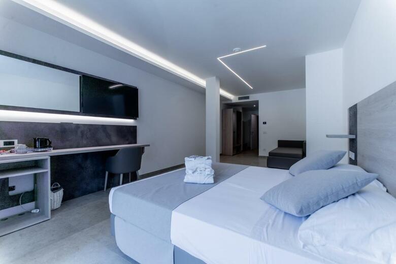 Hotel Lago Bin