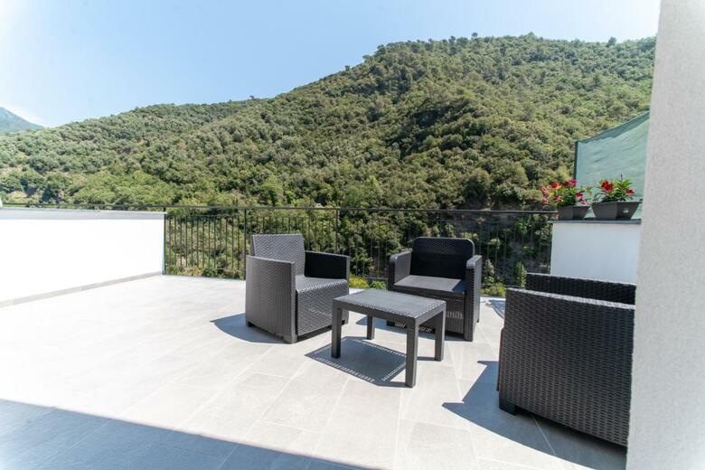 Hotel Lago Bin
