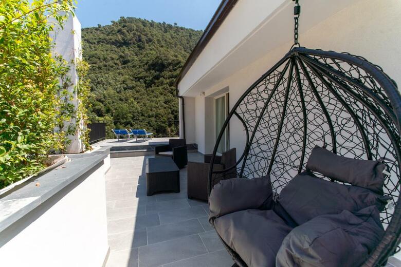 Hotel Lago Bin