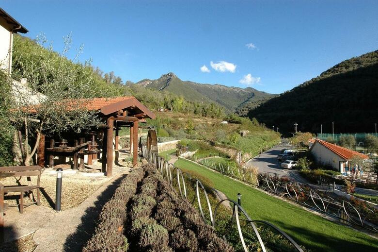Hotel Lago Bin