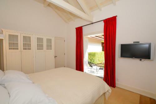 Hotel Roots - Resort
