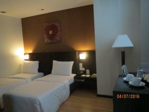 Tat Place Hotel