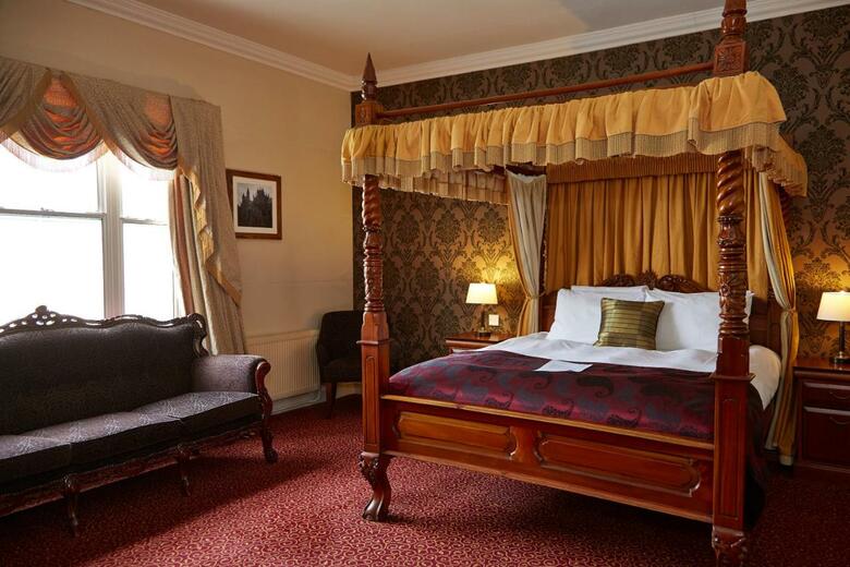 Lamb Hotel