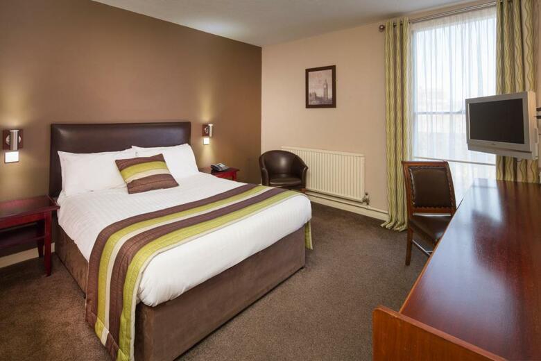 Hotel St James
