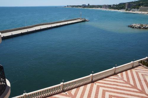 Port Palace Apartments