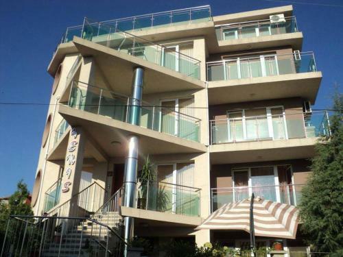Venis Hotel