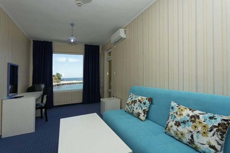 Marina Hotel