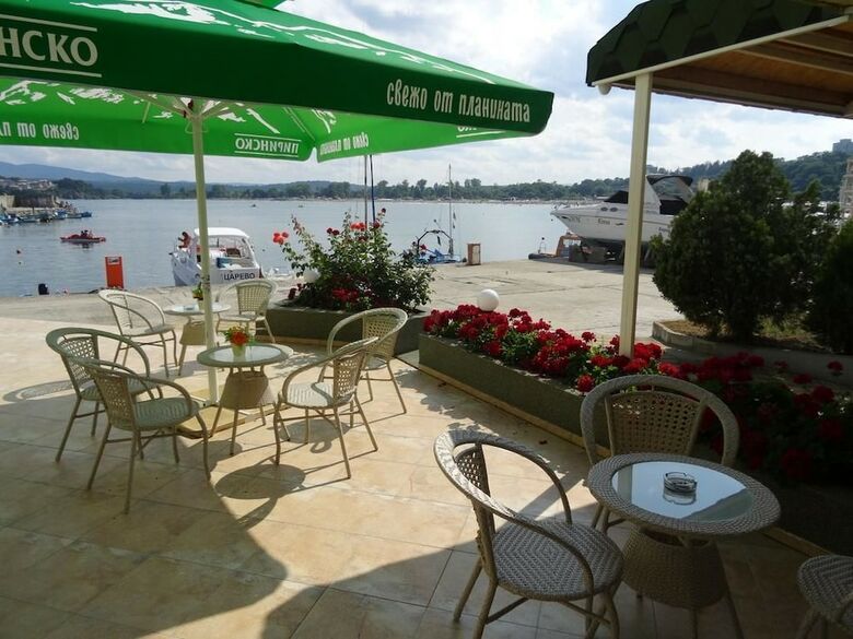 Marina Hotel