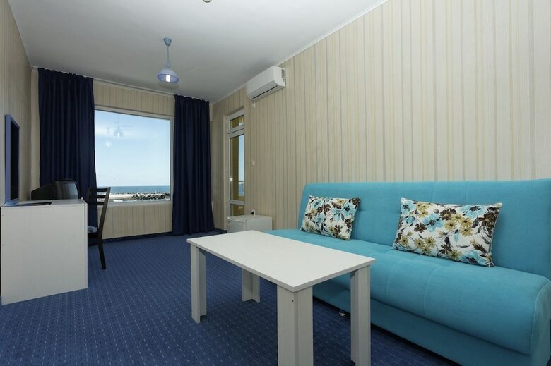 Marina Hotel