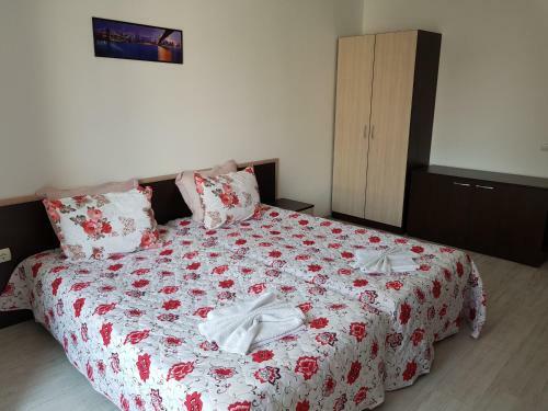 Mariya's Apartments